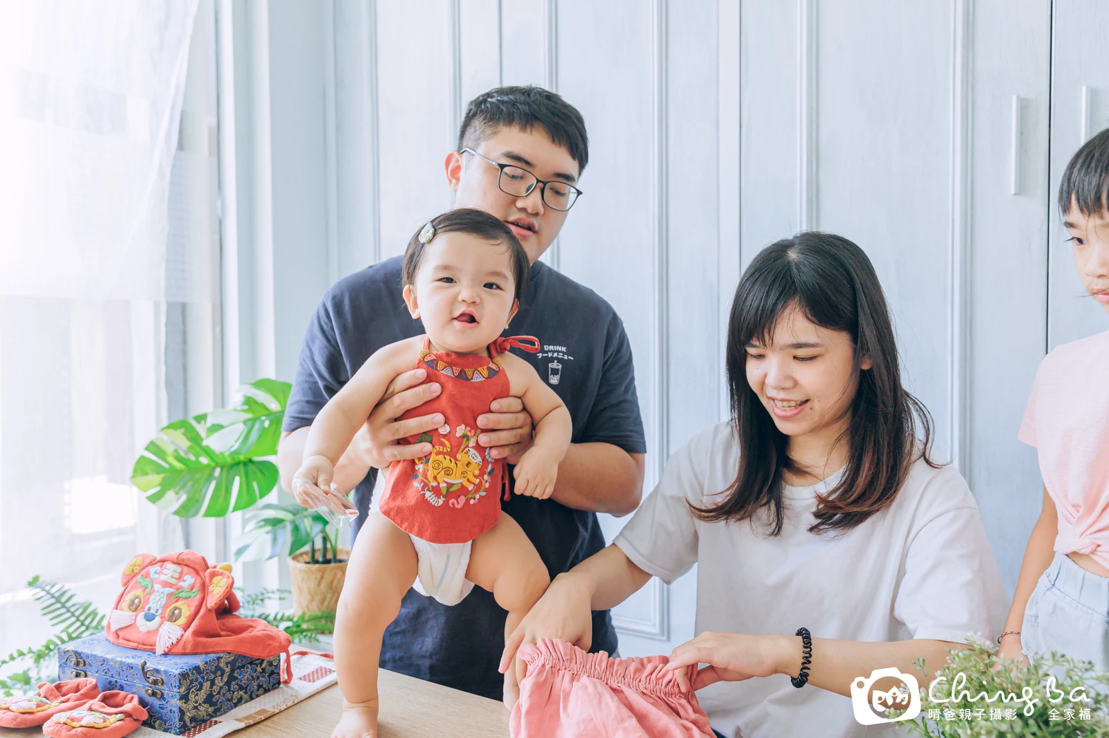 妍妍在台中拍小家庭抓周的珍貴一刻