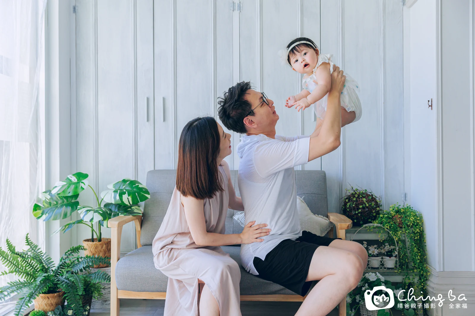萌萌 約 1 歲寶貝 台中小家庭抓周紀念照｜晴爸親子攝影