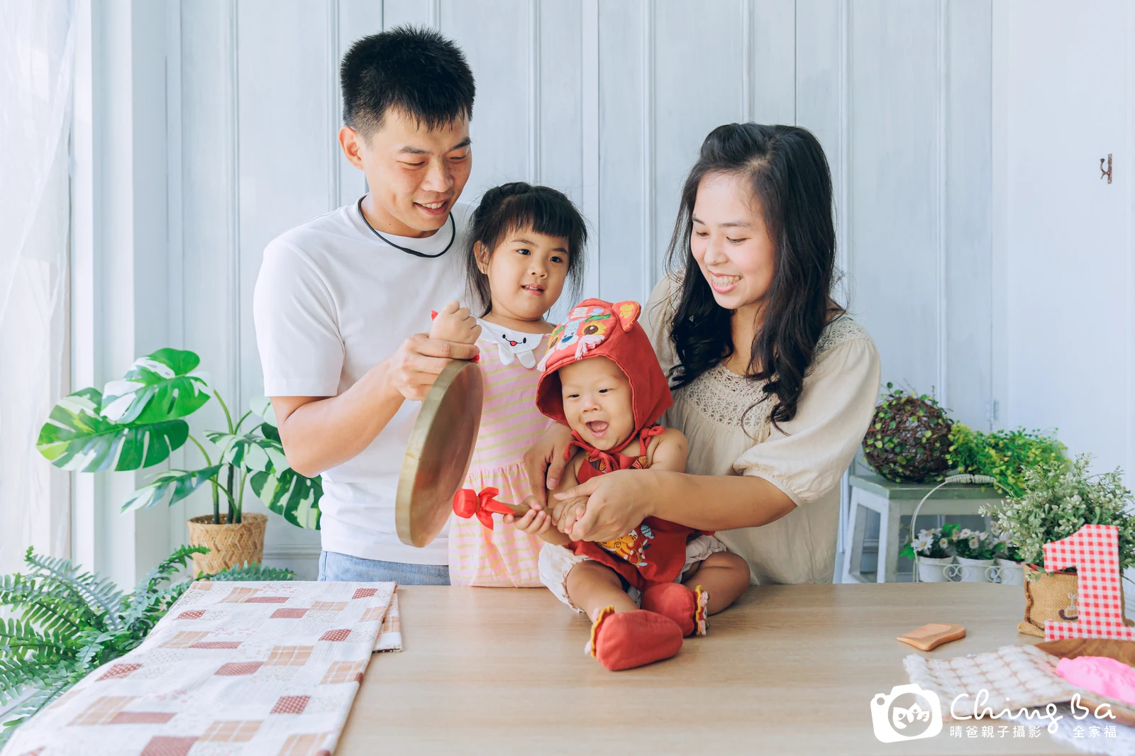 安在台中拍小家庭抓周的珍貴一刻