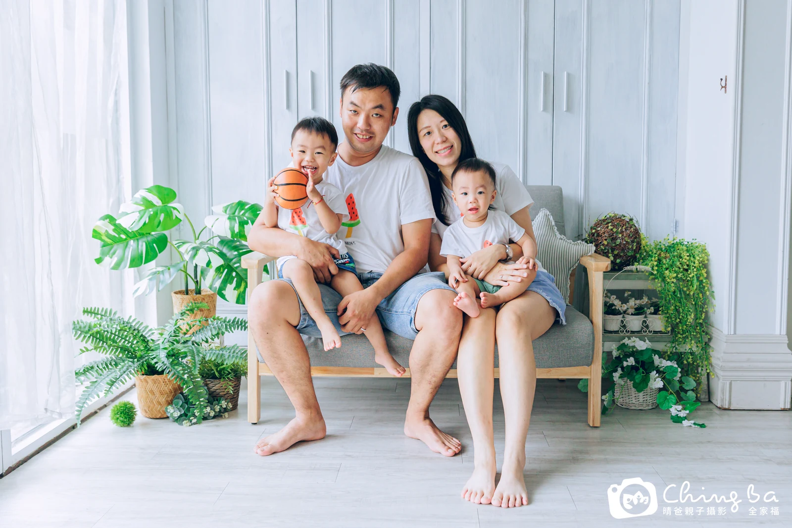 鈞鈞 1 歲寶貝 台中小家庭抓周紀念照｜晴爸親子攝影
