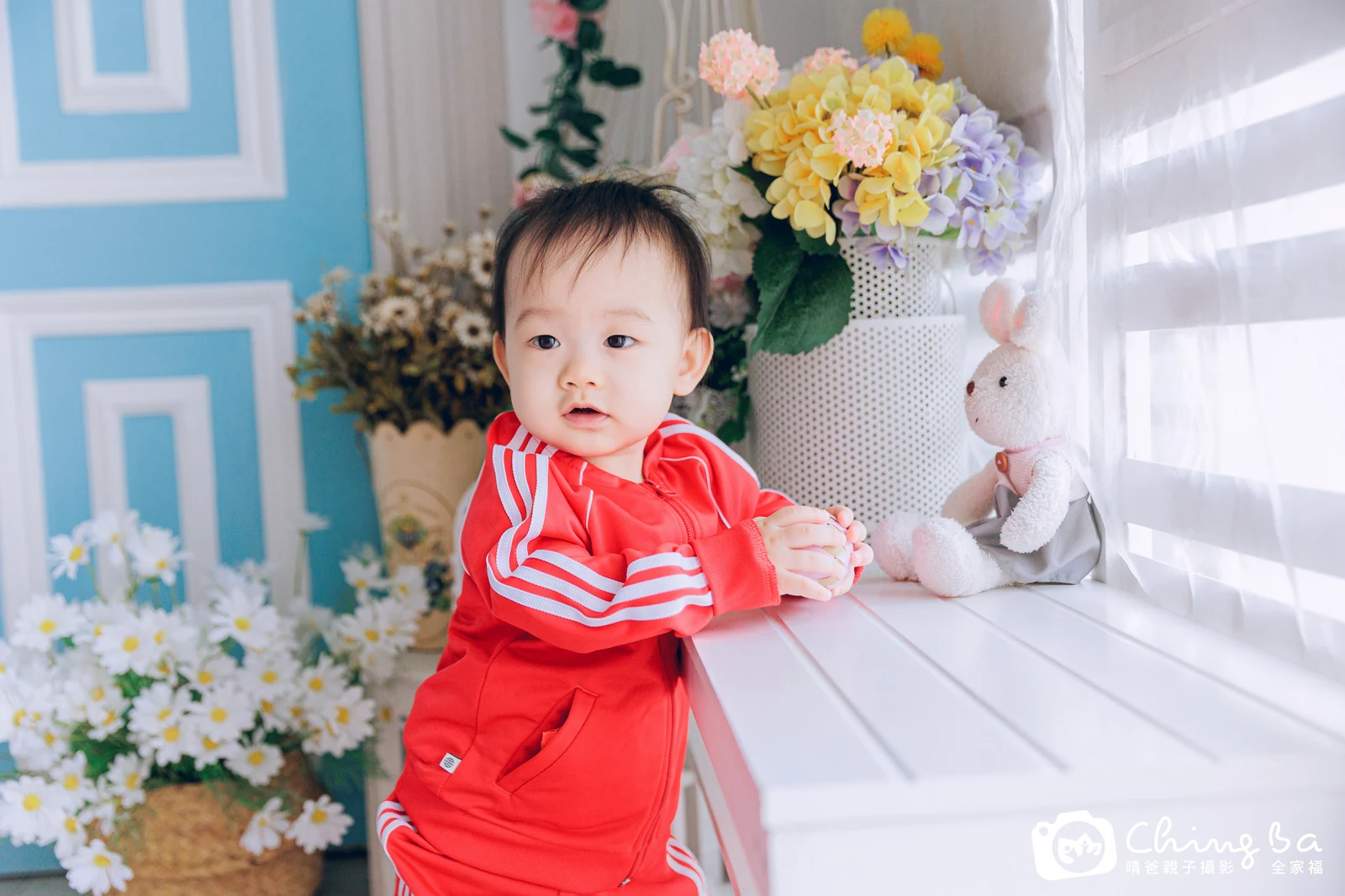 約 1 歲寶貝的波波拍抓周，7 大 2 小的周歲紀念