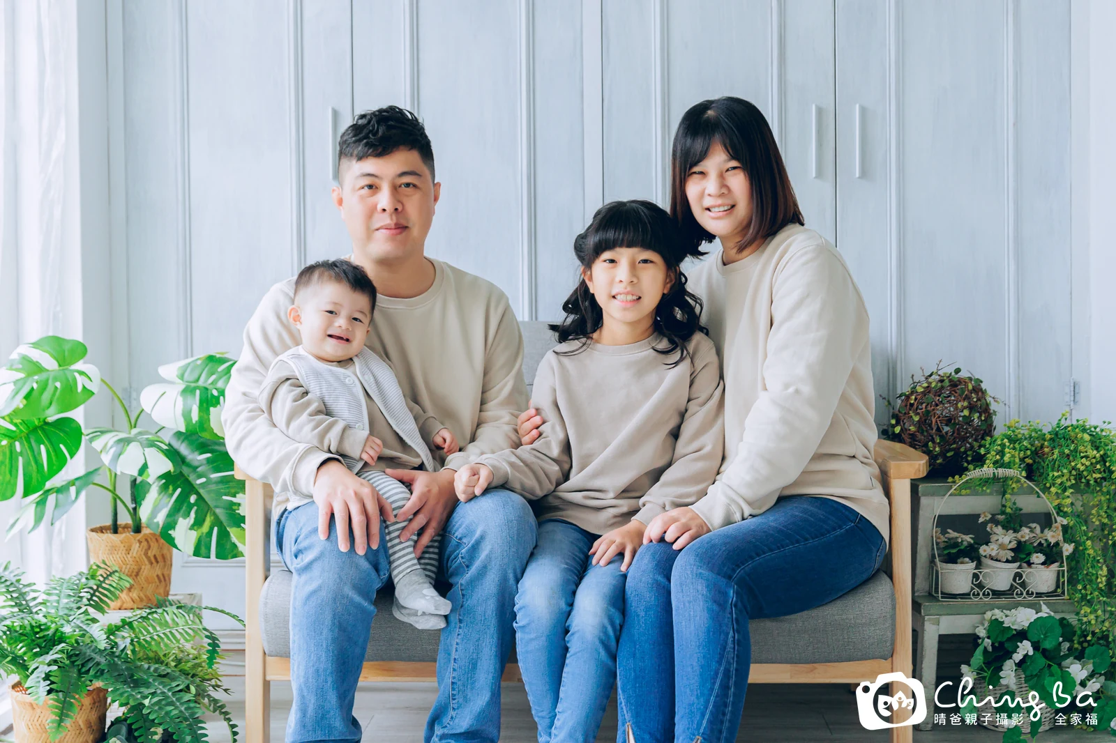 萌仔 約 1 歲寶貝 台中小家庭抓周紀念照｜晴爸親子攝影