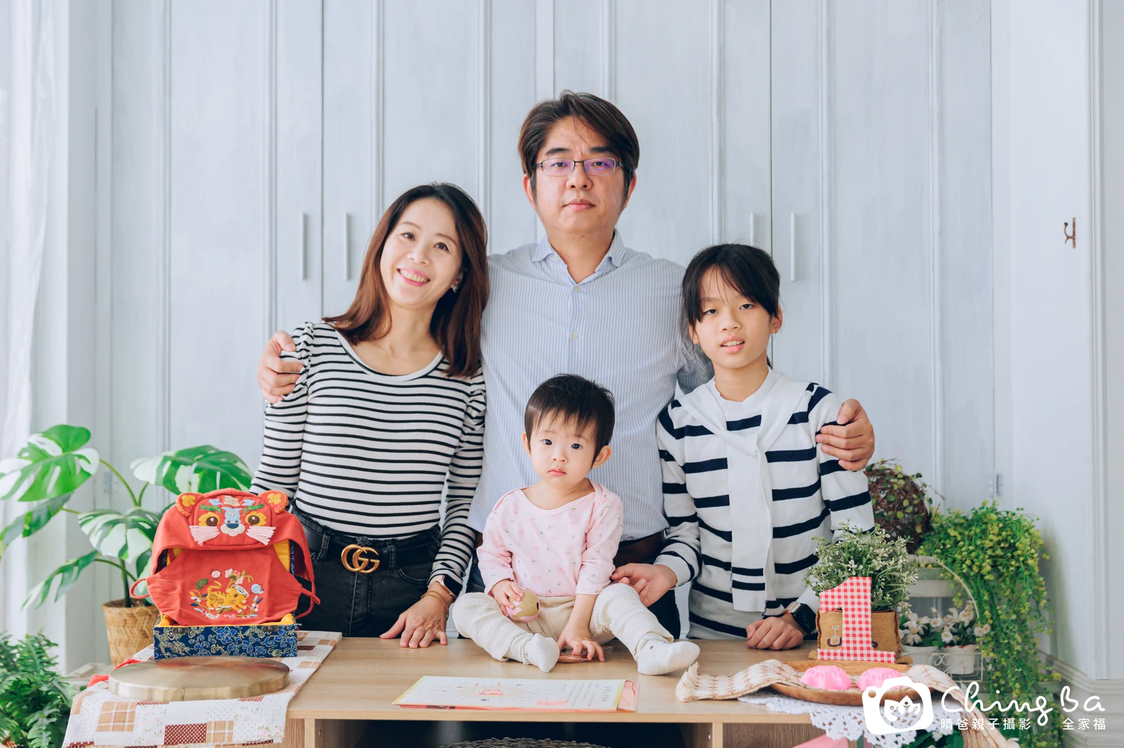 言言在台中拍小家庭抓周的珍貴一刻