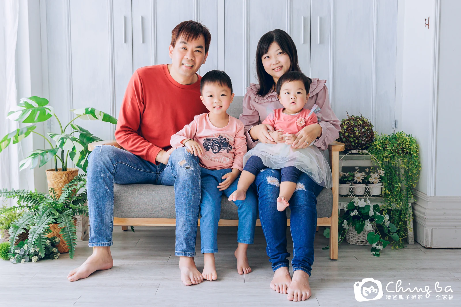 芸 1 歲 1 個月寶貝 台中小家庭抓周紀念照｜晴爸親子攝影