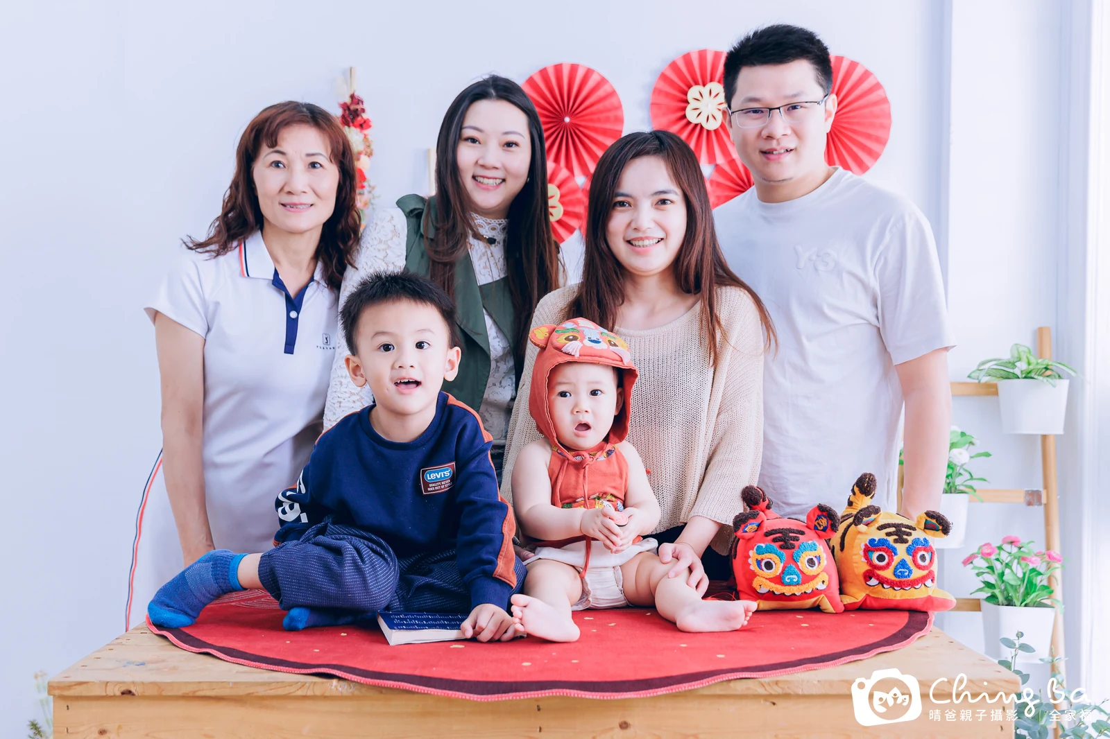 宥宥在台中拍小家庭抓周的珍貴一刻