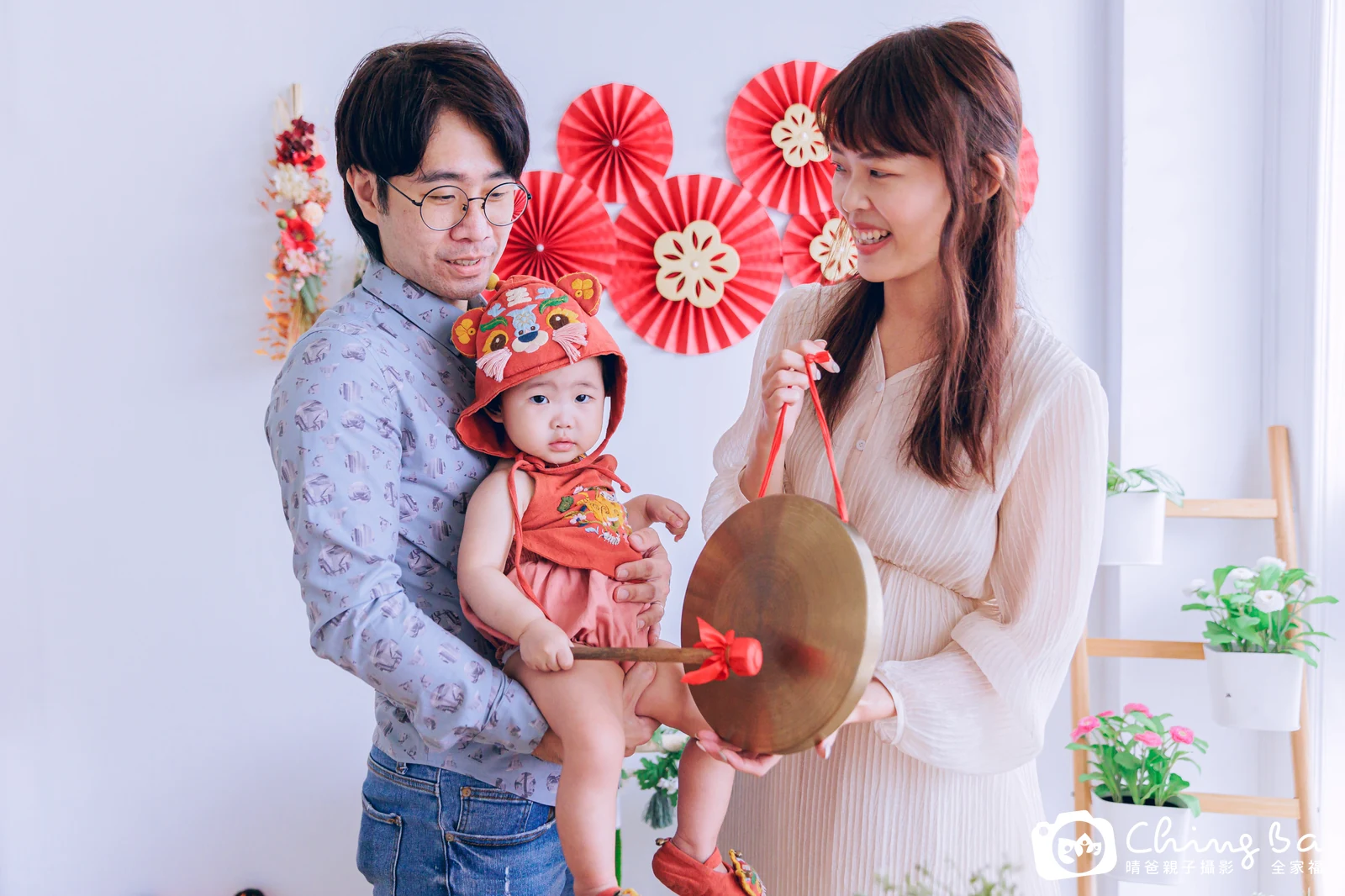 崴崴周歲抓周儀式的紀錄（2023 年春季・假日場）