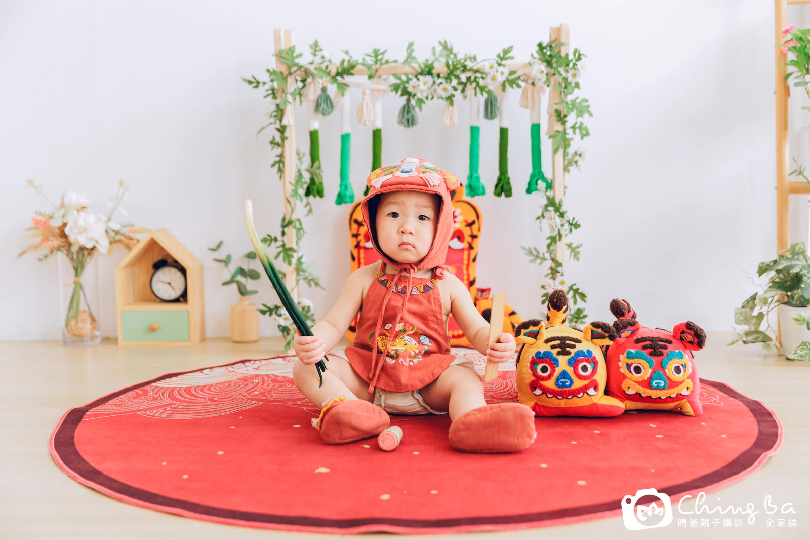 約 1 歲寶貝的勳拍抓周，5 大 1 小的周歲紀念
