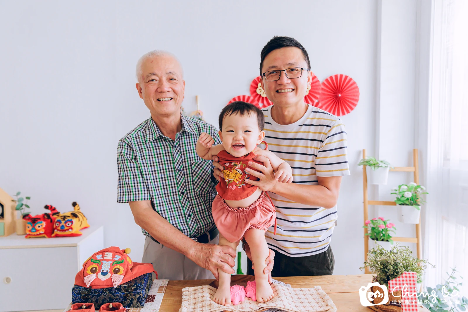 芯芯周歲抓周儀式的紀錄（2023 年夏季・假日場）