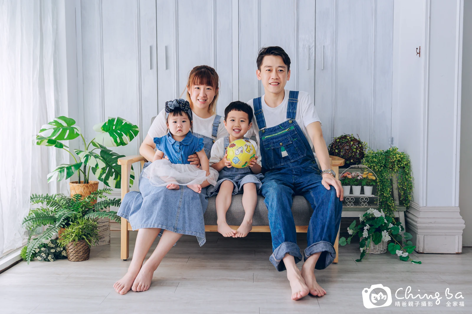 小藍莓 1 歲寶貝 台中小家庭抓周紀念照｜晴爸親子攝影