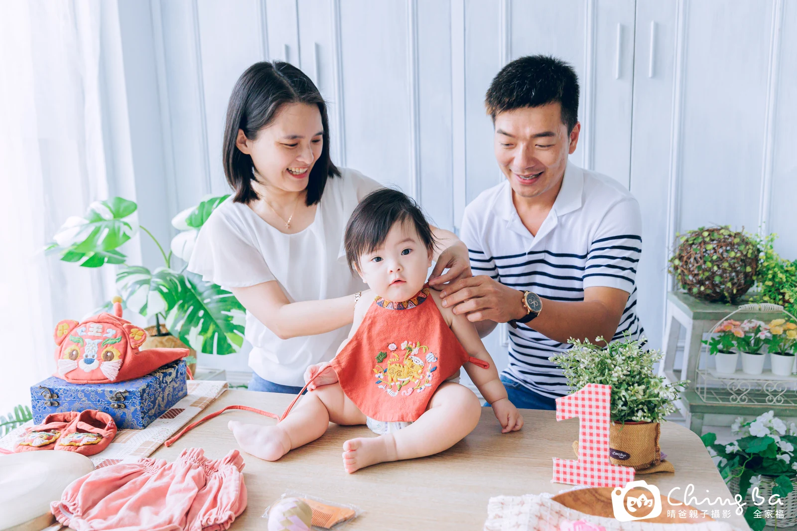 劉寶兒 1 歲寶貝 台中小家庭抓周紀念照｜晴爸親子攝影