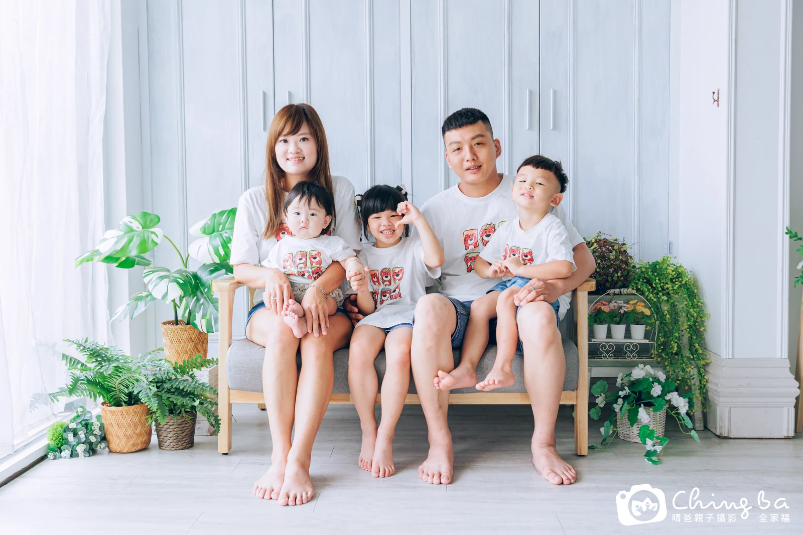 岑岑 1 歲寶貝 台中小家庭抓周紀念照｜晴爸親子攝影