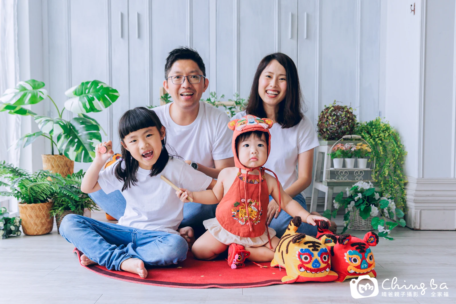 宥宥在台中拍小家庭抓周的珍貴一刻
