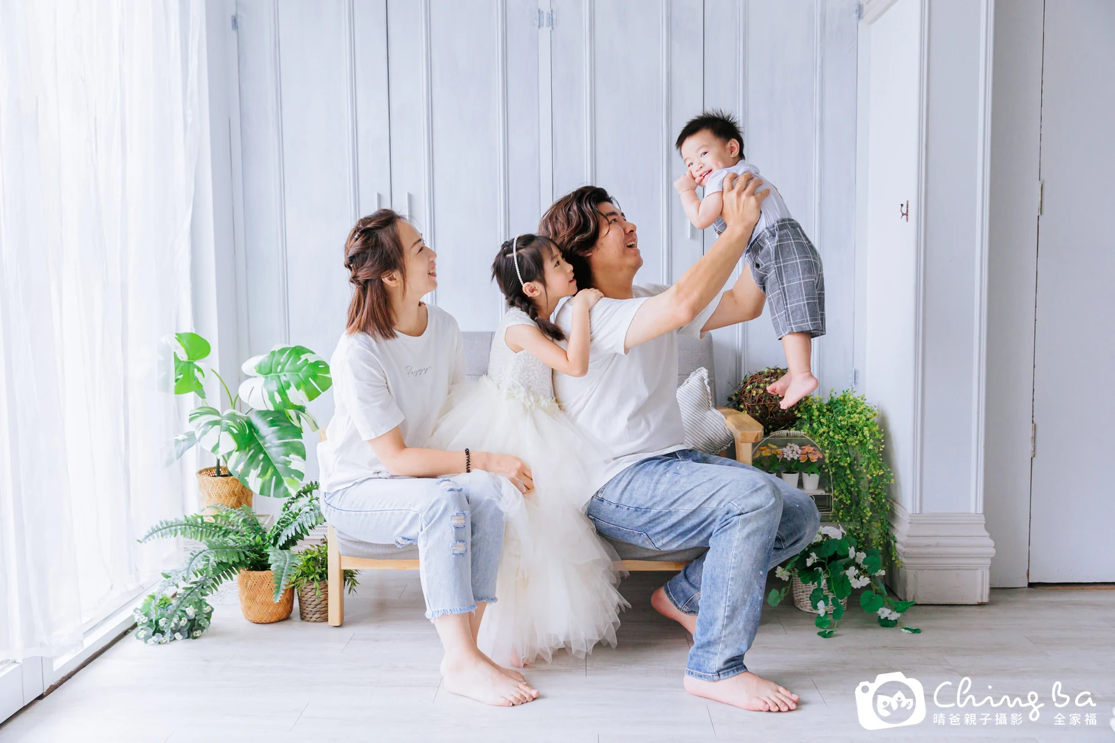 睿睿 1 歲寶貝 台中小家庭抓周紀念照｜晴爸親子攝影