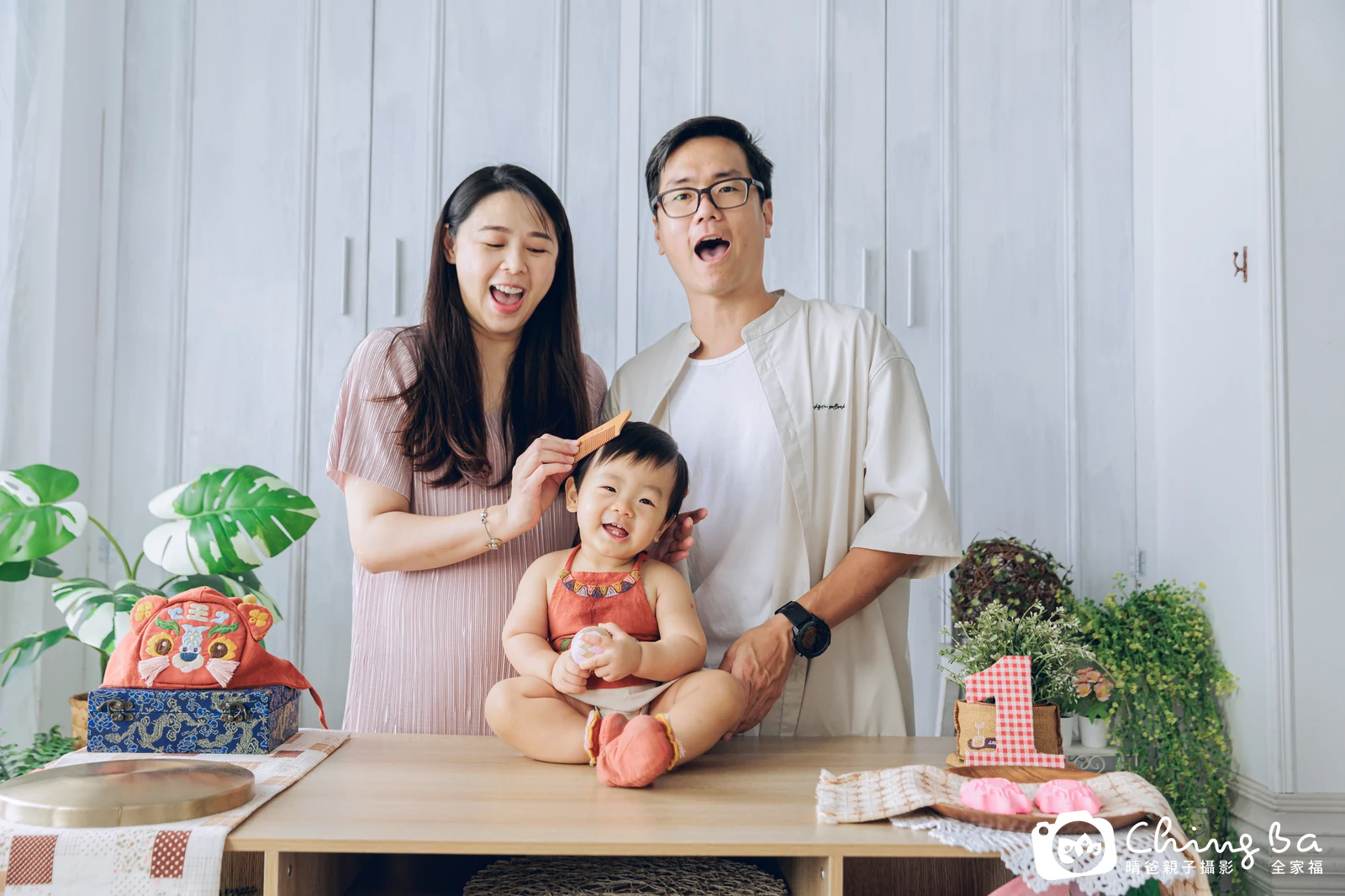 小謙在台中拍小家庭抓周的珍貴一刻