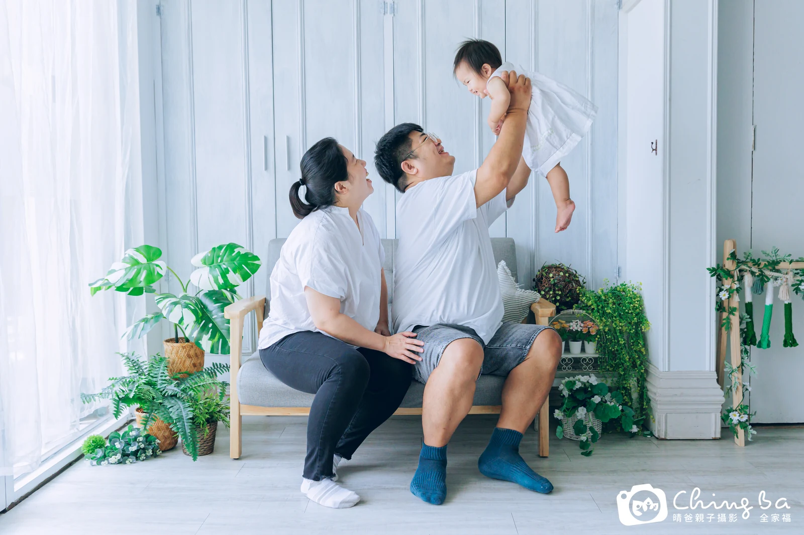 璿璿 1 歲寶貝 台中小家庭抓周紀念照｜晴爸親子攝影