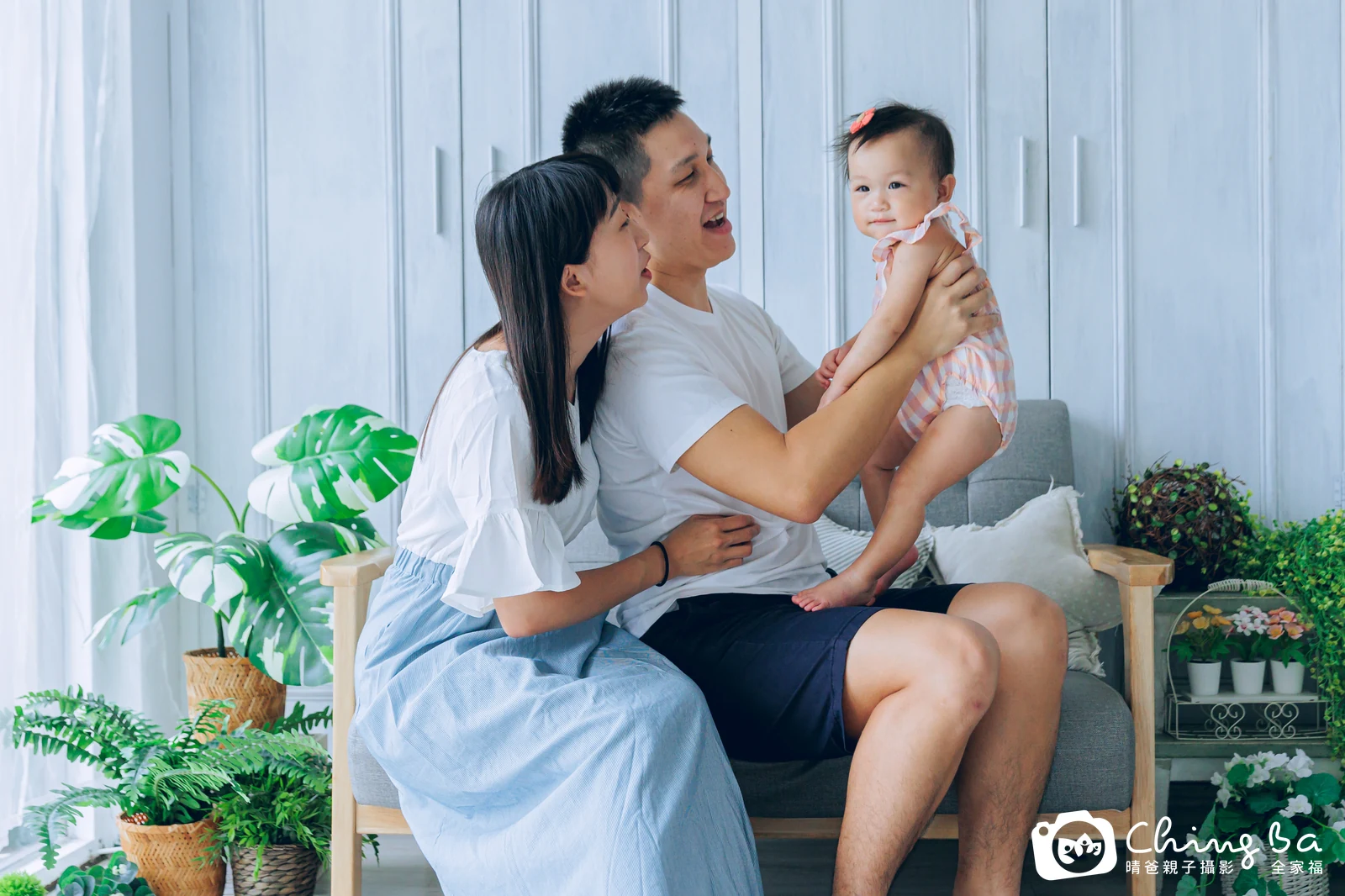 Mia 1 歲 1 個月寶貝 台中小家庭抓周紀念照｜晴爸親子攝影