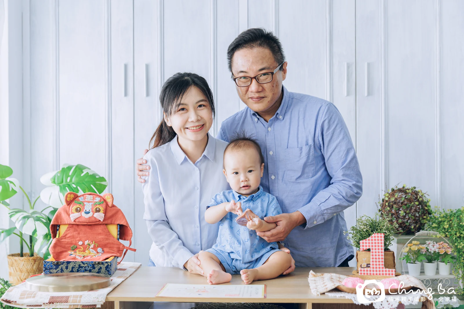 小波在台中拍小家庭抓周的珍貴一刻