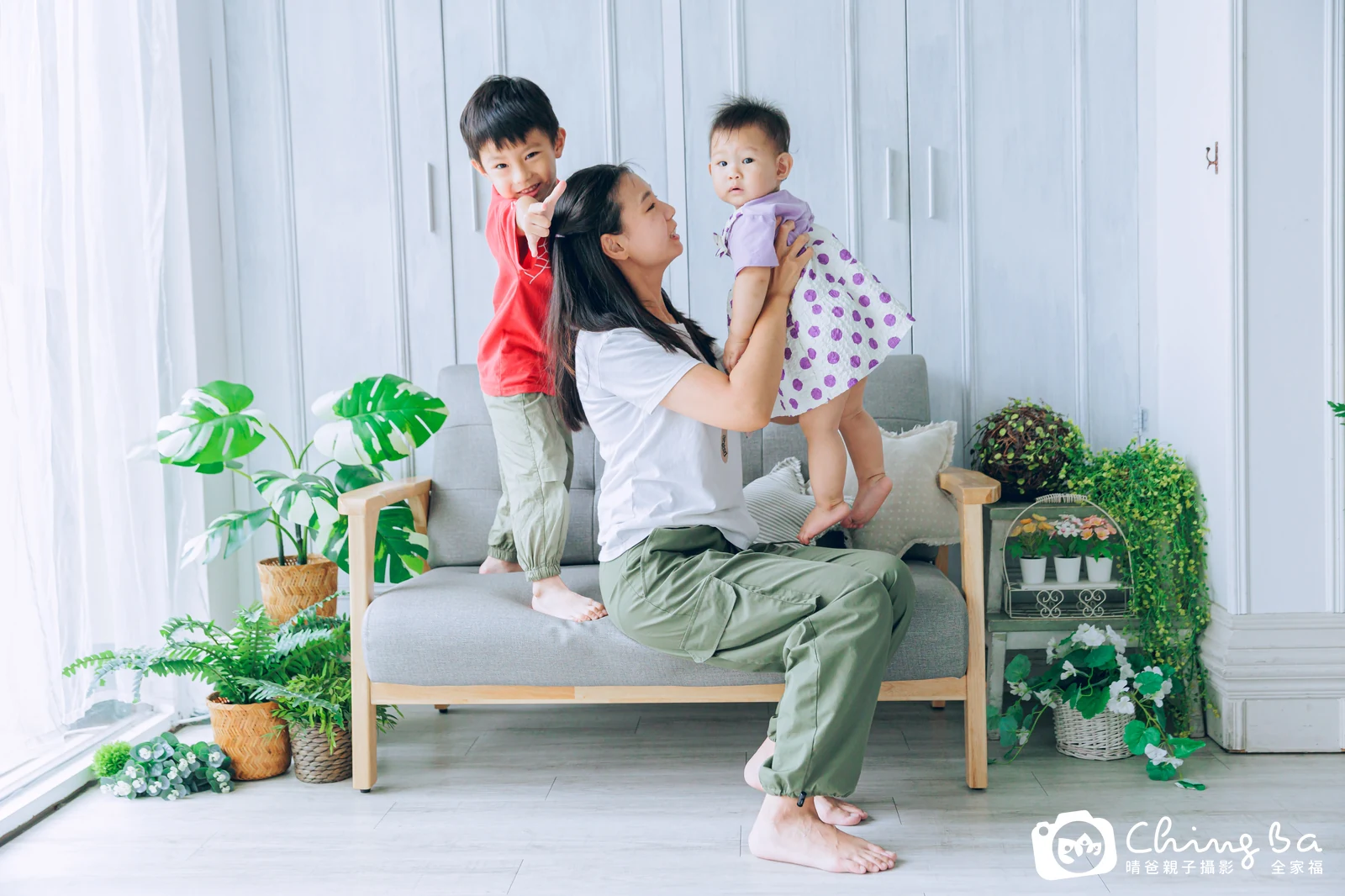 晴晴 約 1 歲寶貝 台中小家庭抓周紀念照｜晴爸親子攝影