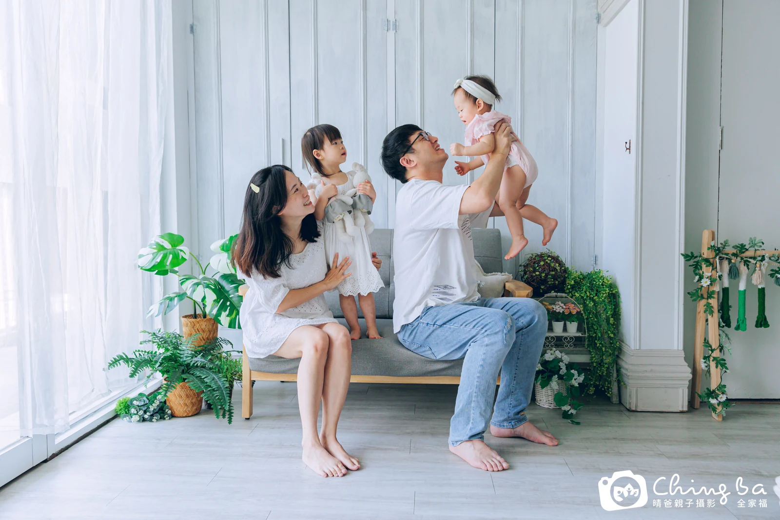 澄澄 1 歲寶貝 台中小家庭抓周紀念照｜晴爸親子攝影