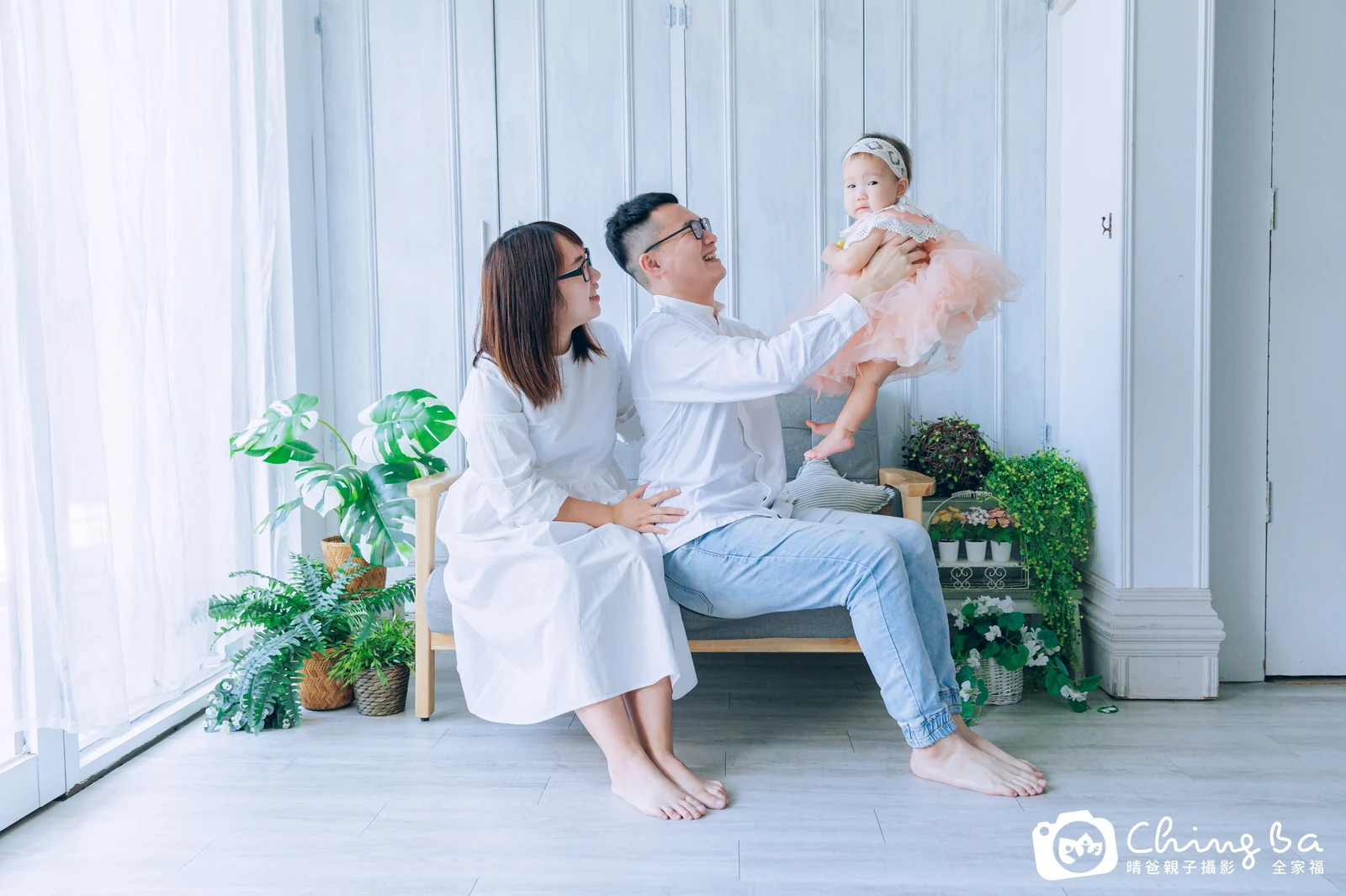芮芮 1 歲 1 個月寶貝 台中小家庭抓周紀念照｜晴爸親子攝影