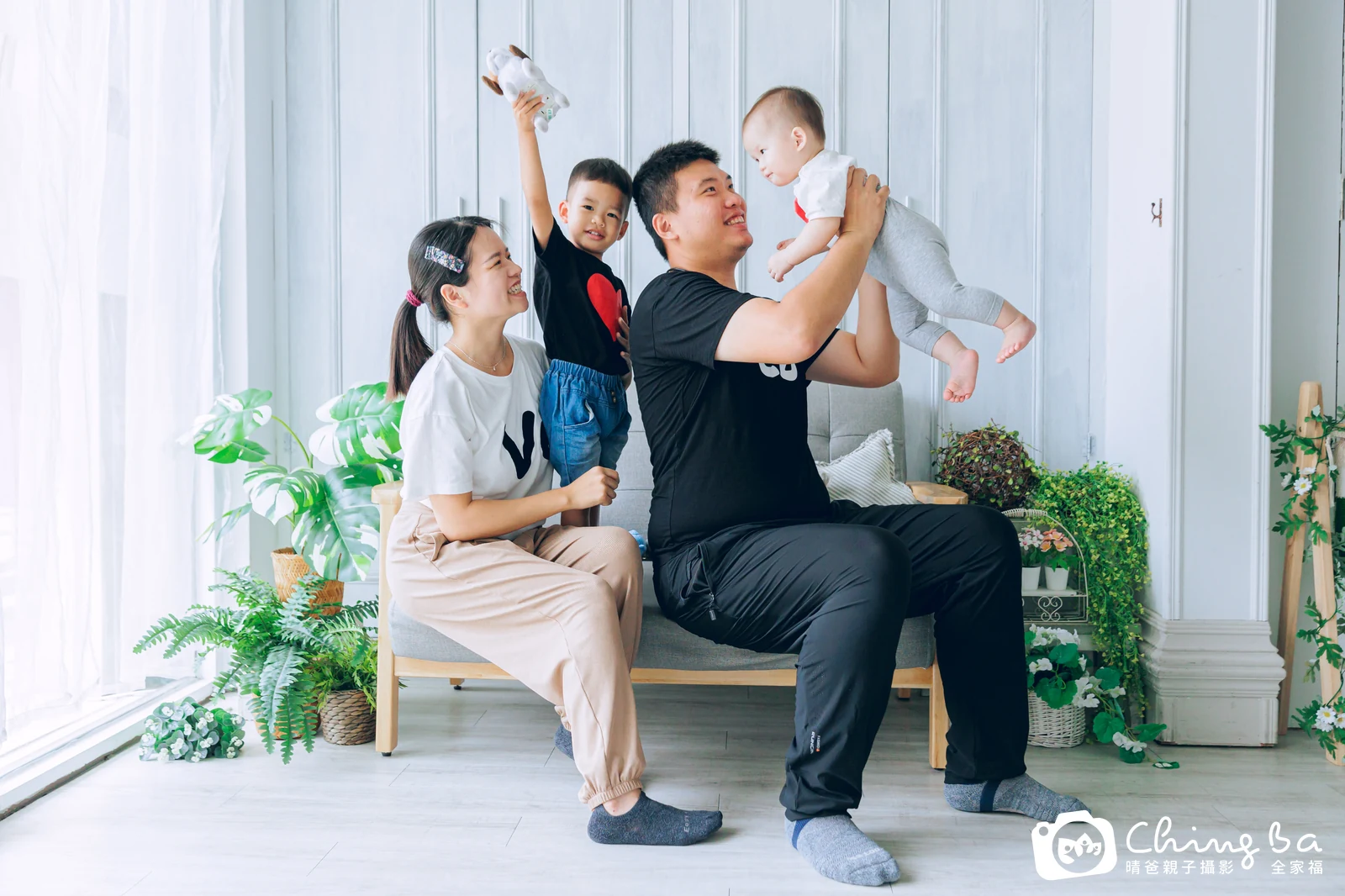 希希 1 歲寶貝 台中小家庭抓周紀念照｜晴爸親子攝影