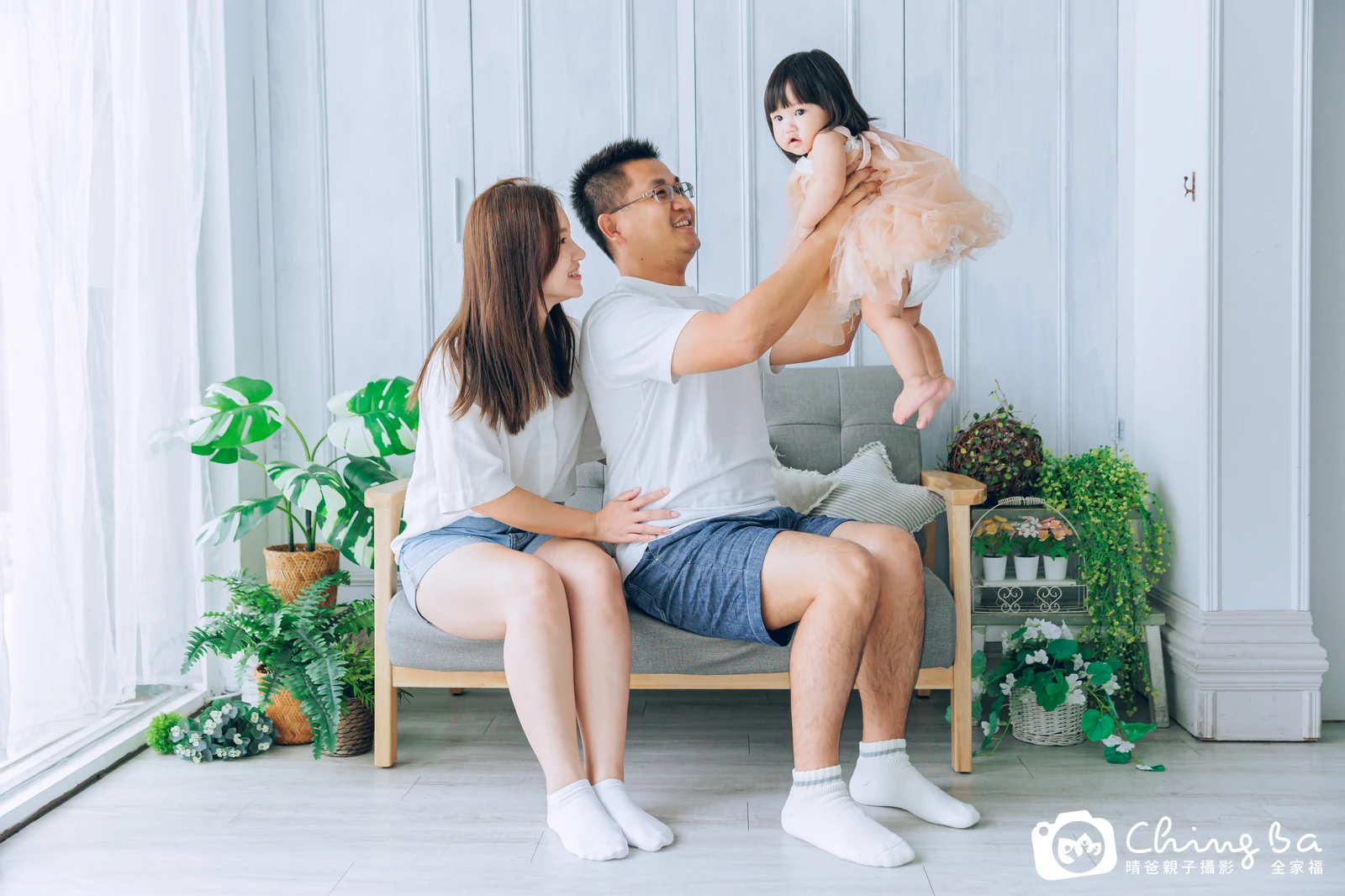 Ellie 1 歲寶貝 台中小家庭抓周紀念照｜晴爸親子攝影