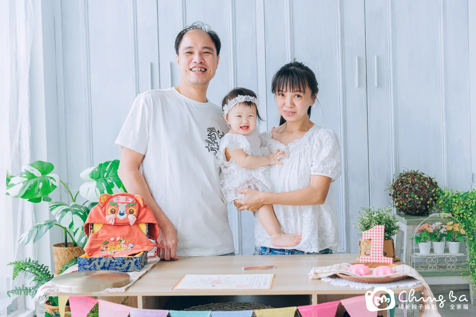 小妞妞在台中拍小家庭抓周的珍貴一刻