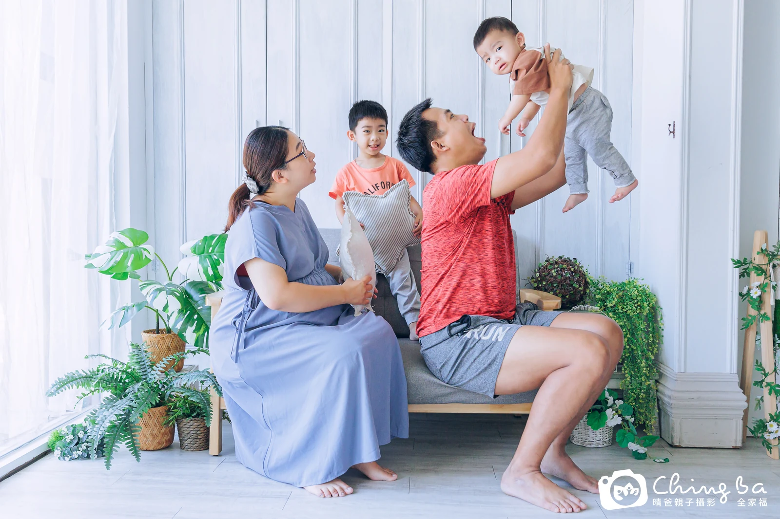 琛琛 1 歲 1 個月寶貝 台中小家庭抓周紀念照｜晴爸親子攝影