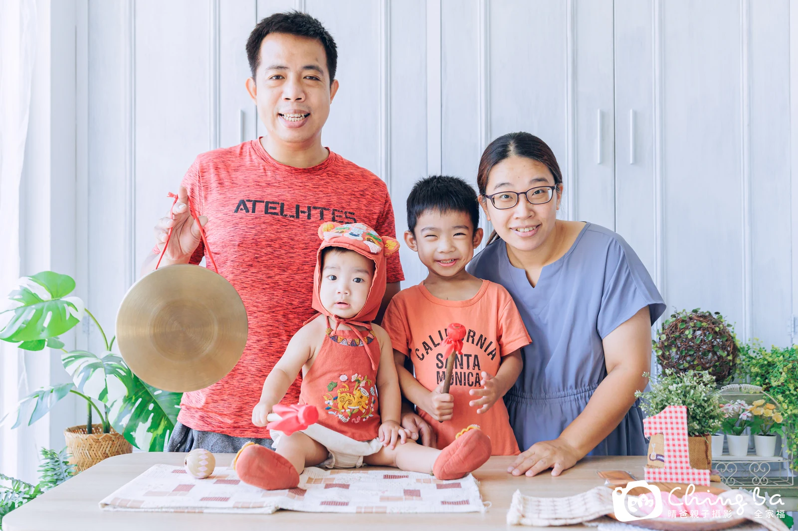 琛琛在台中拍小家庭抓周的珍貴一刻