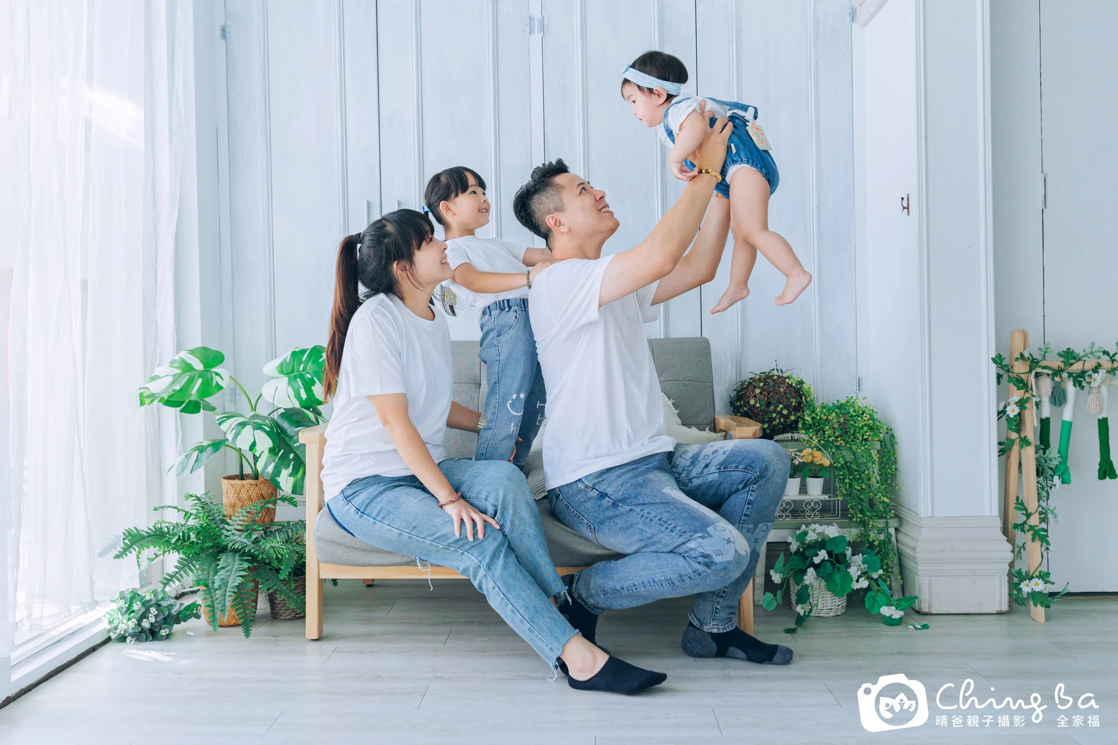 Yuna 1 歲 1 個月寶貝 台中小家庭抓周紀念照｜晴爸親子攝影