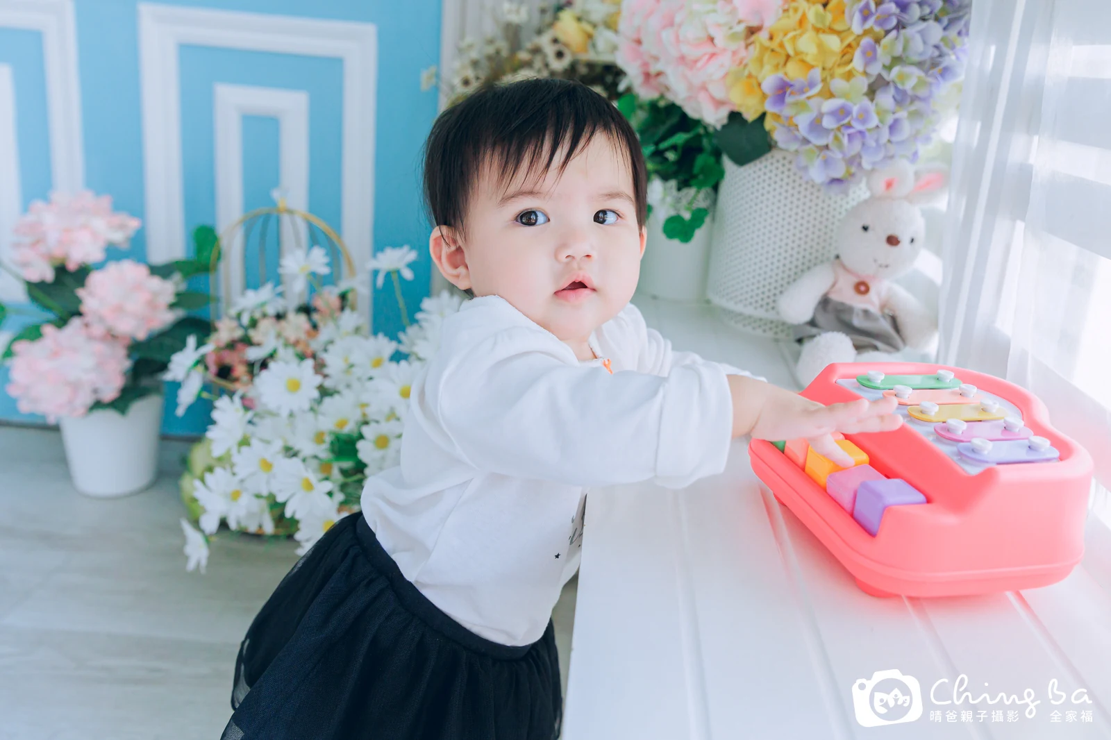 蓓蓓 1 歲寶貝 台中小家庭抓周紀念照｜晴爸親子攝影