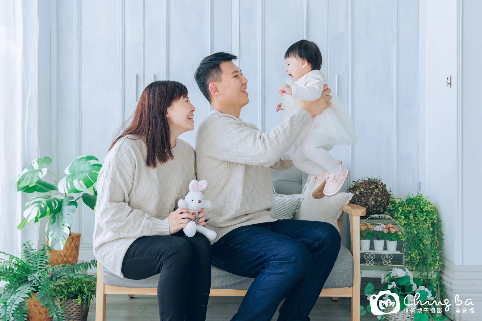 莉露姆 1 歲 1 個月寶貝 台中小家庭抓周紀念照｜晴爸親子攝影