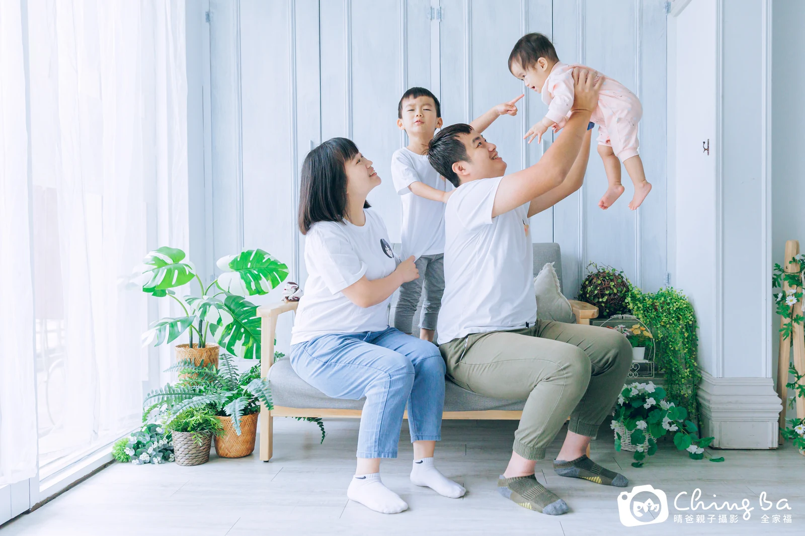 妮妮 1 歲寶貝 台中小家庭抓周紀念照｜晴爸親子攝影