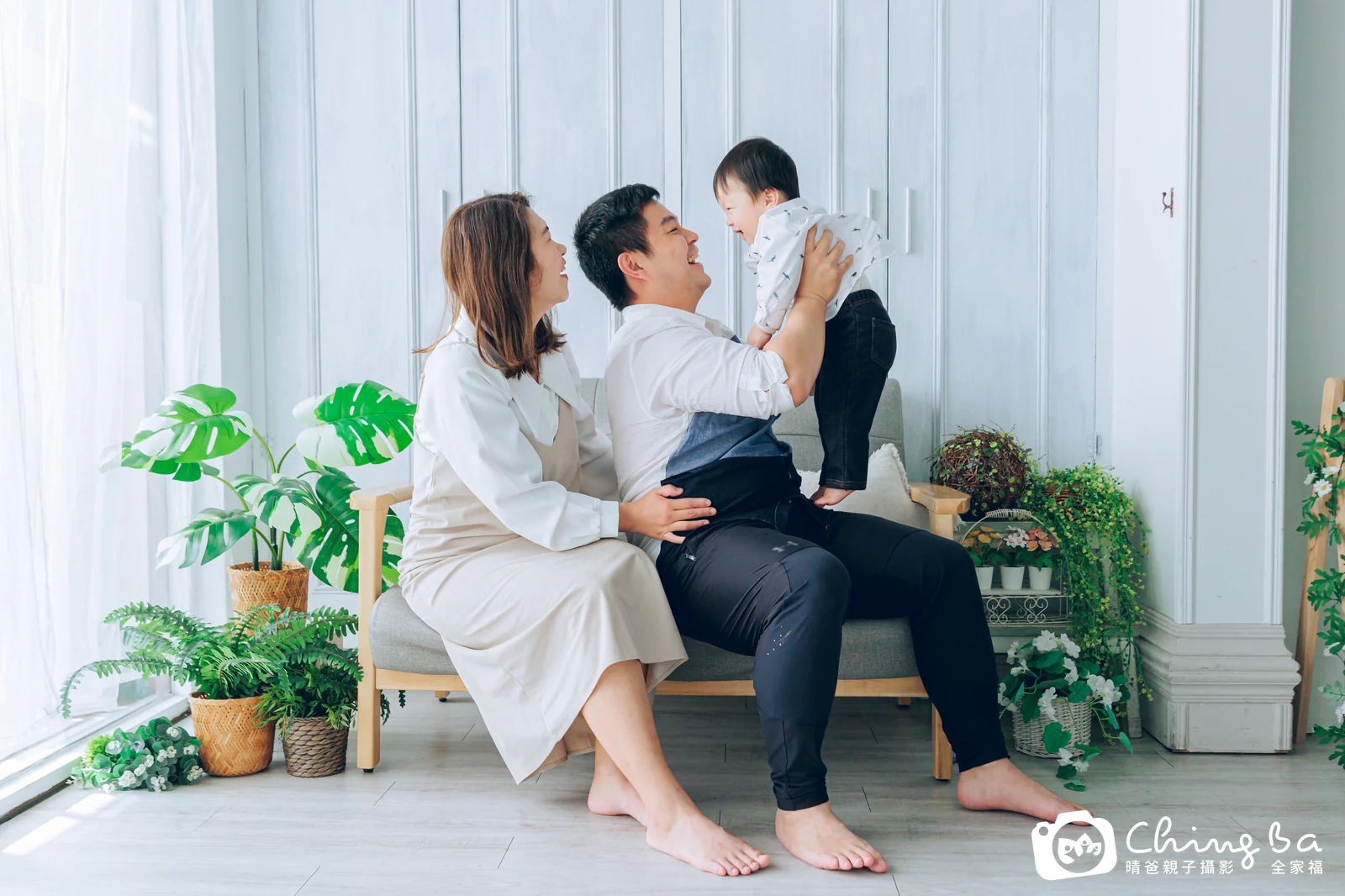 均 1 歲寶貝 台中小家庭抓周紀念照｜晴爸親子攝影