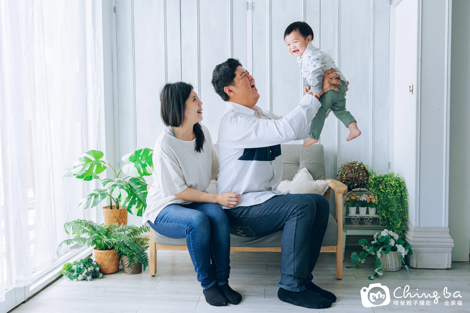小紅馬 1 歲 2 個月寶貝 台中小家庭抓周紀念照｜晴爸親子攝影