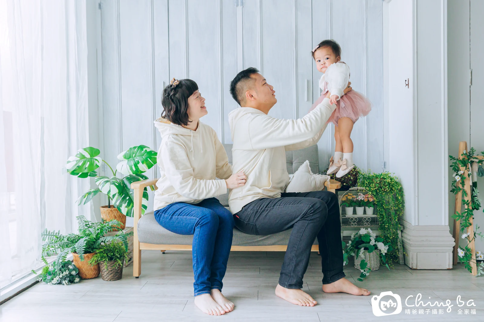 姆姆 1 歲寶貝 台中小家庭抓周紀念照｜晴爸親子攝影