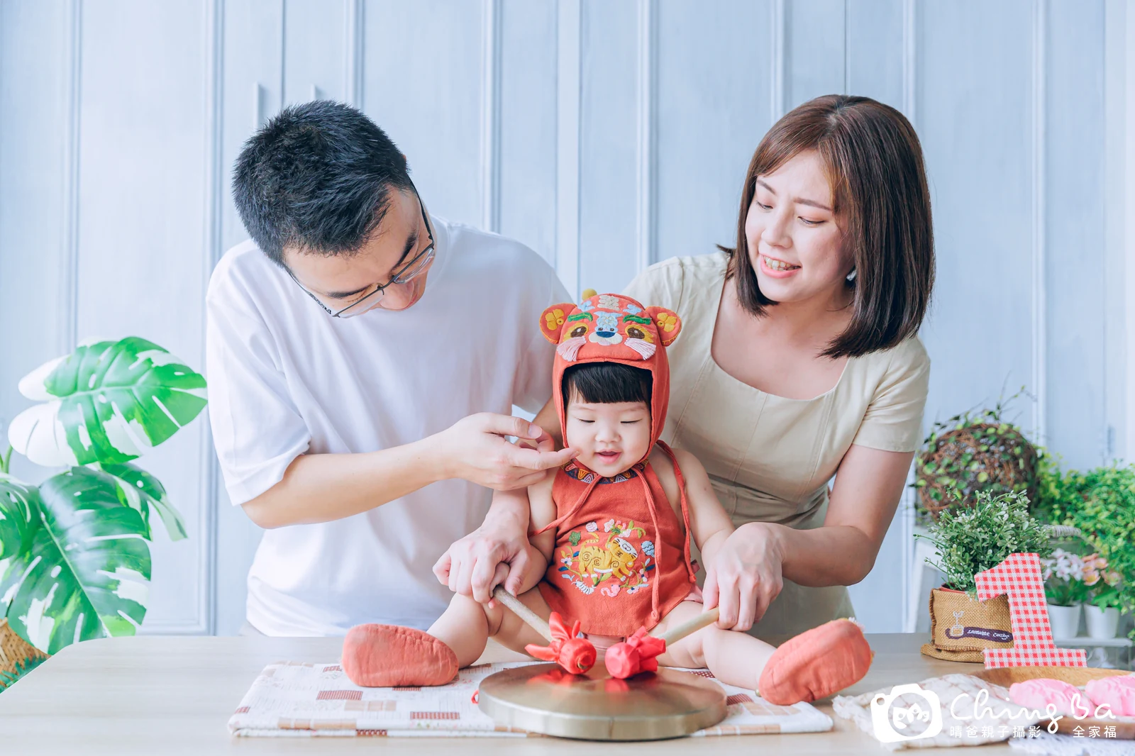 云云在台中拍小家庭抓周的珍貴一刻