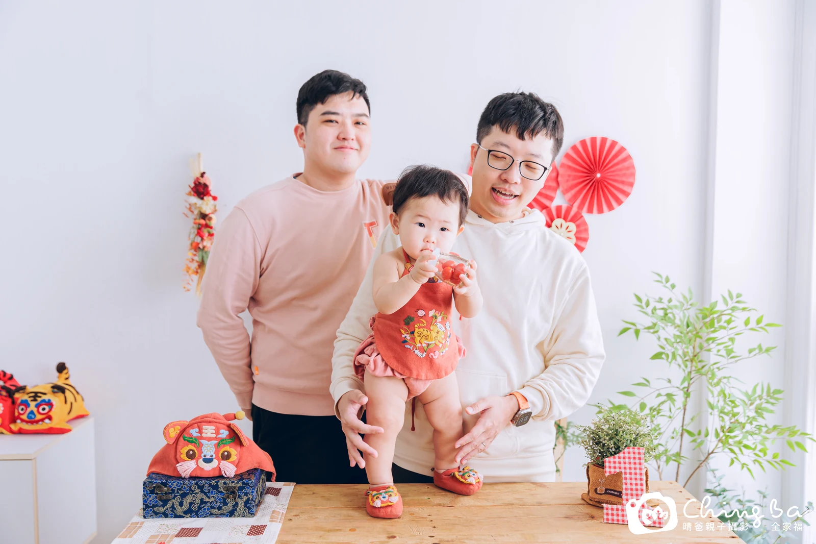 芙在台中拍小家庭抓周的珍貴一刻