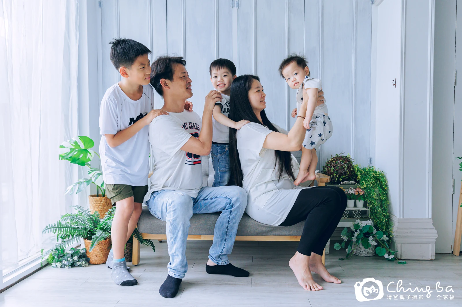 小佑佑 1 歲 2 個月寶貝 台中小家庭抓周紀念照｜晴爸親子攝影