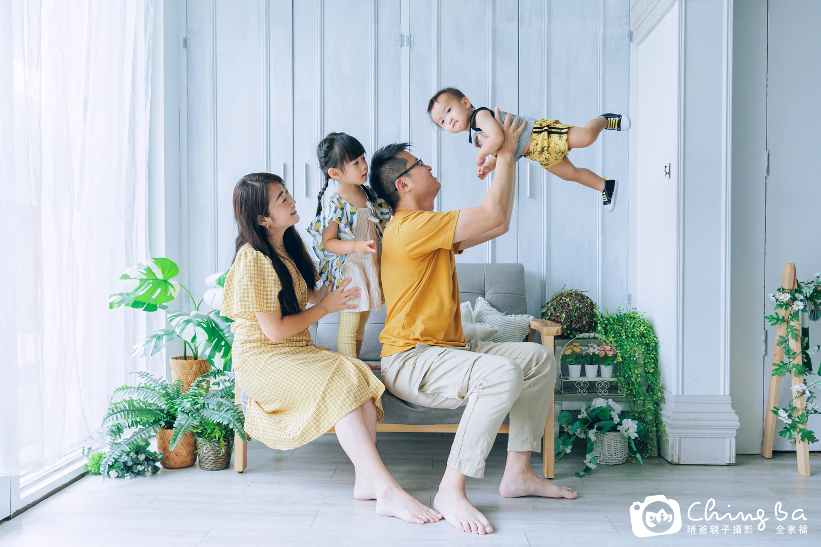 旺來 1 歲 3 個月寶貝 台中小家庭抓周紀念照｜晴爸親子攝影