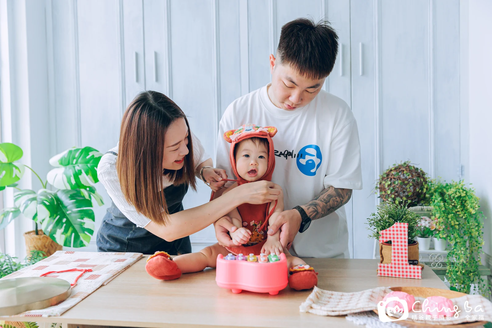 熙在台中拍小家庭抓周的珍貴一刻
