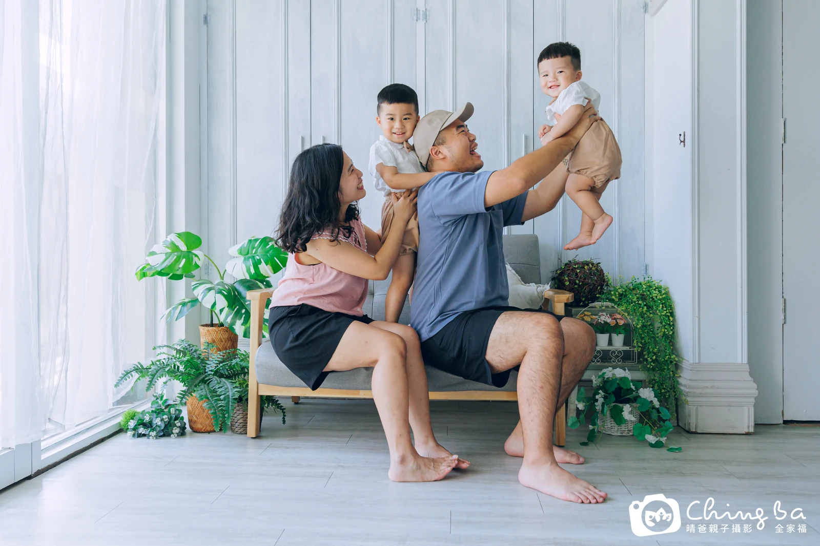 蒟蒻 1 歲寶貝 台中小家庭抓周紀念照｜晴爸親子攝影
