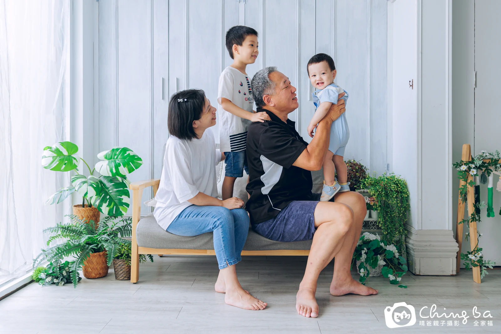 禾禾 約 1 歲寶貝 台中小家庭抓周紀念照｜晴爸親子攝影