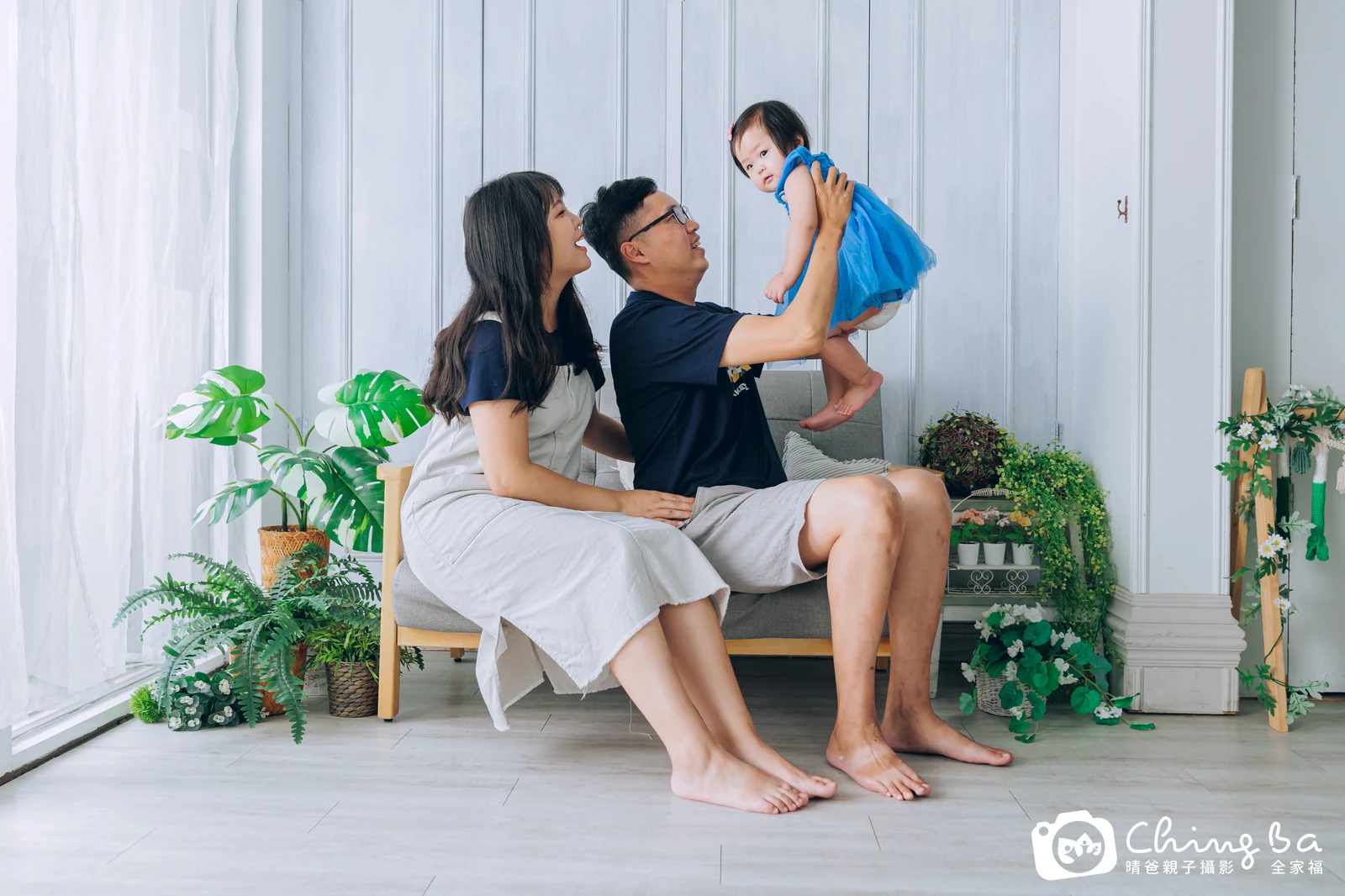 芮芮 約 1 歲寶貝 台中小家庭抓周紀念照｜晴爸親子攝影