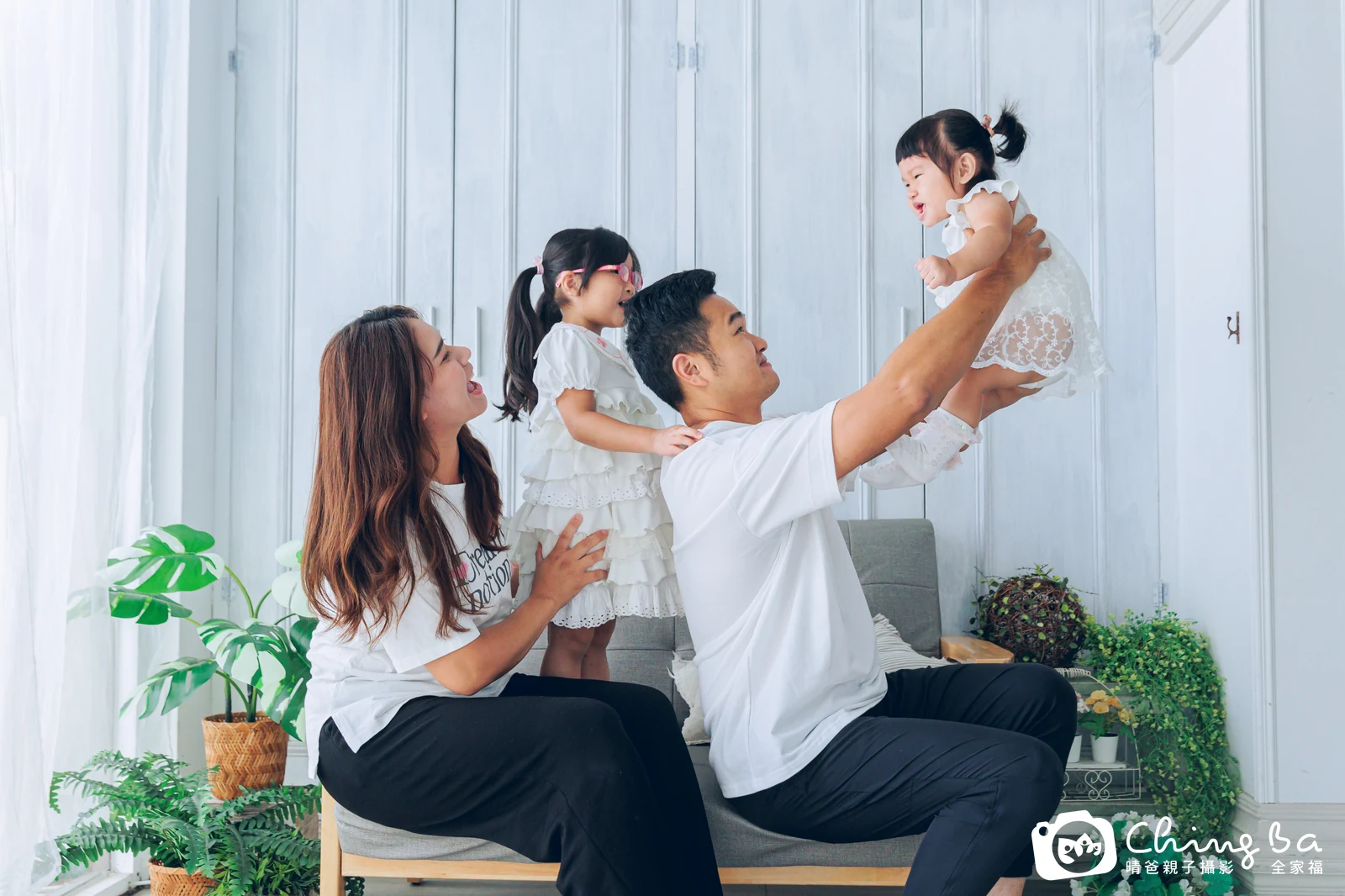 芸 1 歲 1 個月寶貝 台中小家庭抓周紀念照｜晴爸親子攝影