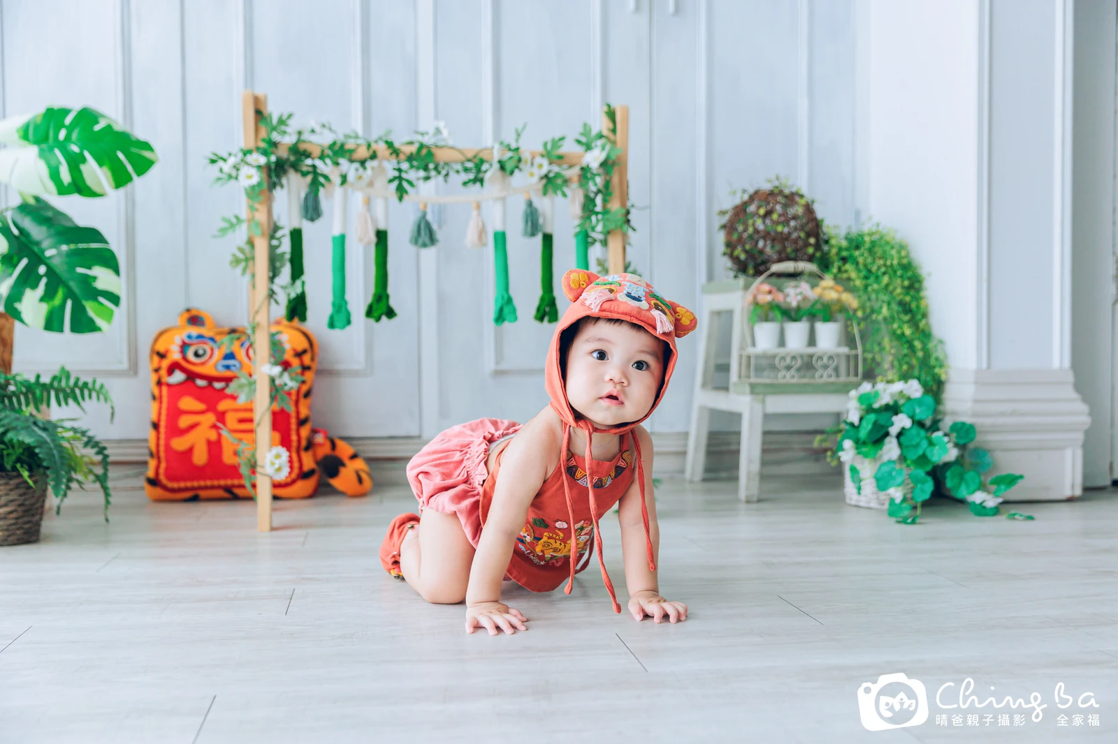 1 歲寶貝的小如拍抓周，2 大 1 小的周歲紀念