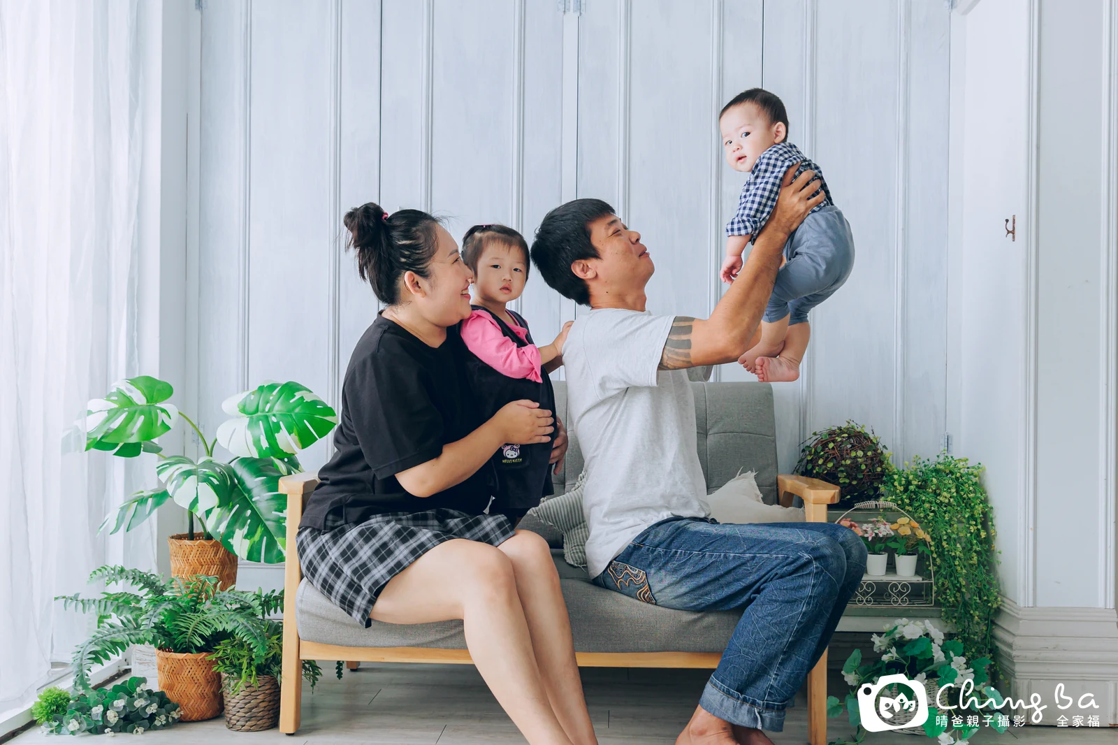 小壯狀 1 歲寶貝 台中小家庭抓周紀念照｜晴爸親子攝影