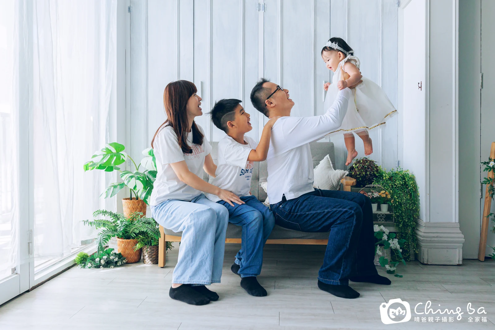 晴 1 歲寶貝 台中小家庭抓周紀念照｜晴爸親子攝影