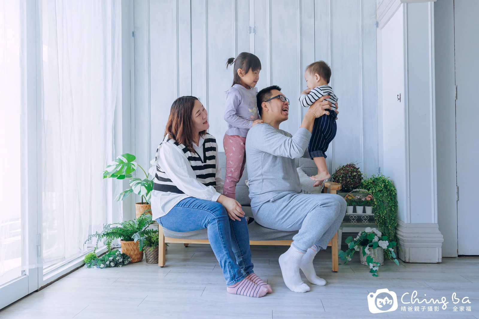 洋洋 1 歲 2 個月寶貝 台中小家庭抓周紀念照｜晴爸親子攝影