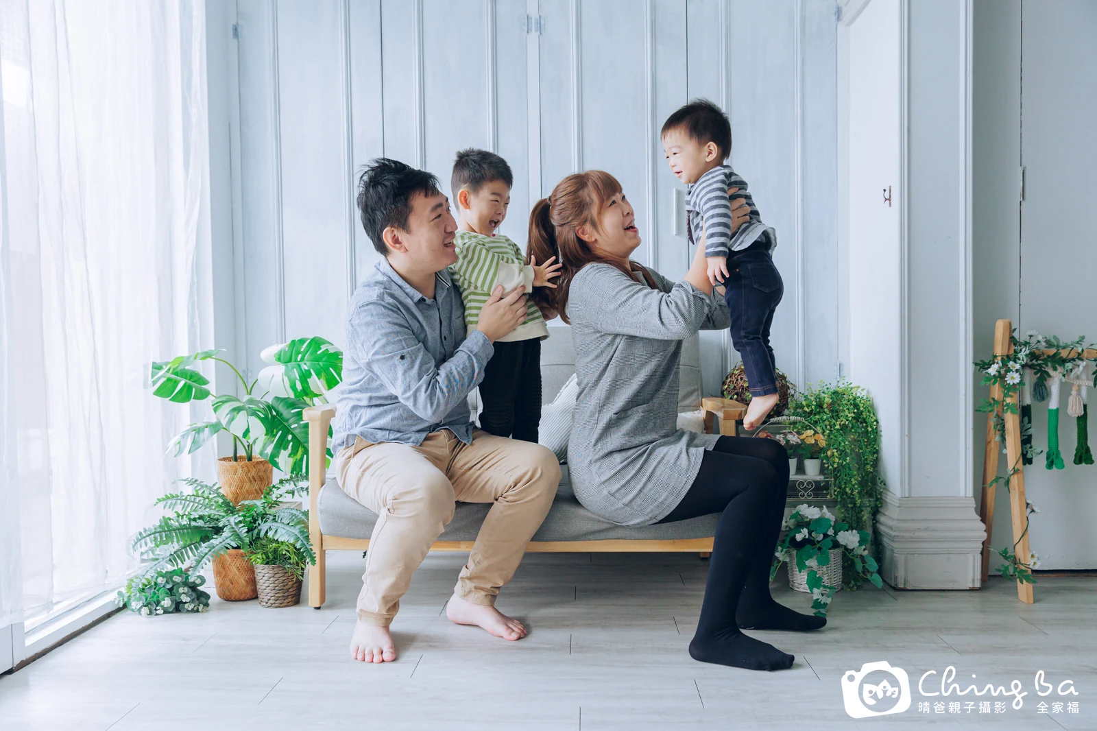 兔寶 1 歲 1 個月寶貝 台中小家庭抓周紀念照｜晴爸親子攝影